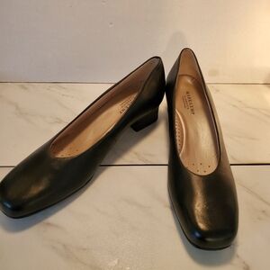 New Mark Lemp Black Flats Size 10 N